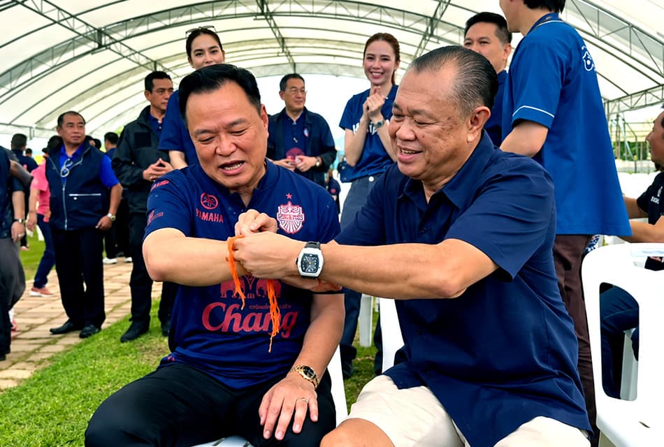 68 ปี เนวิน ‘เสี่ยหนู’ ร่วมวันเกิดก่อนลุยน้ำท่วม