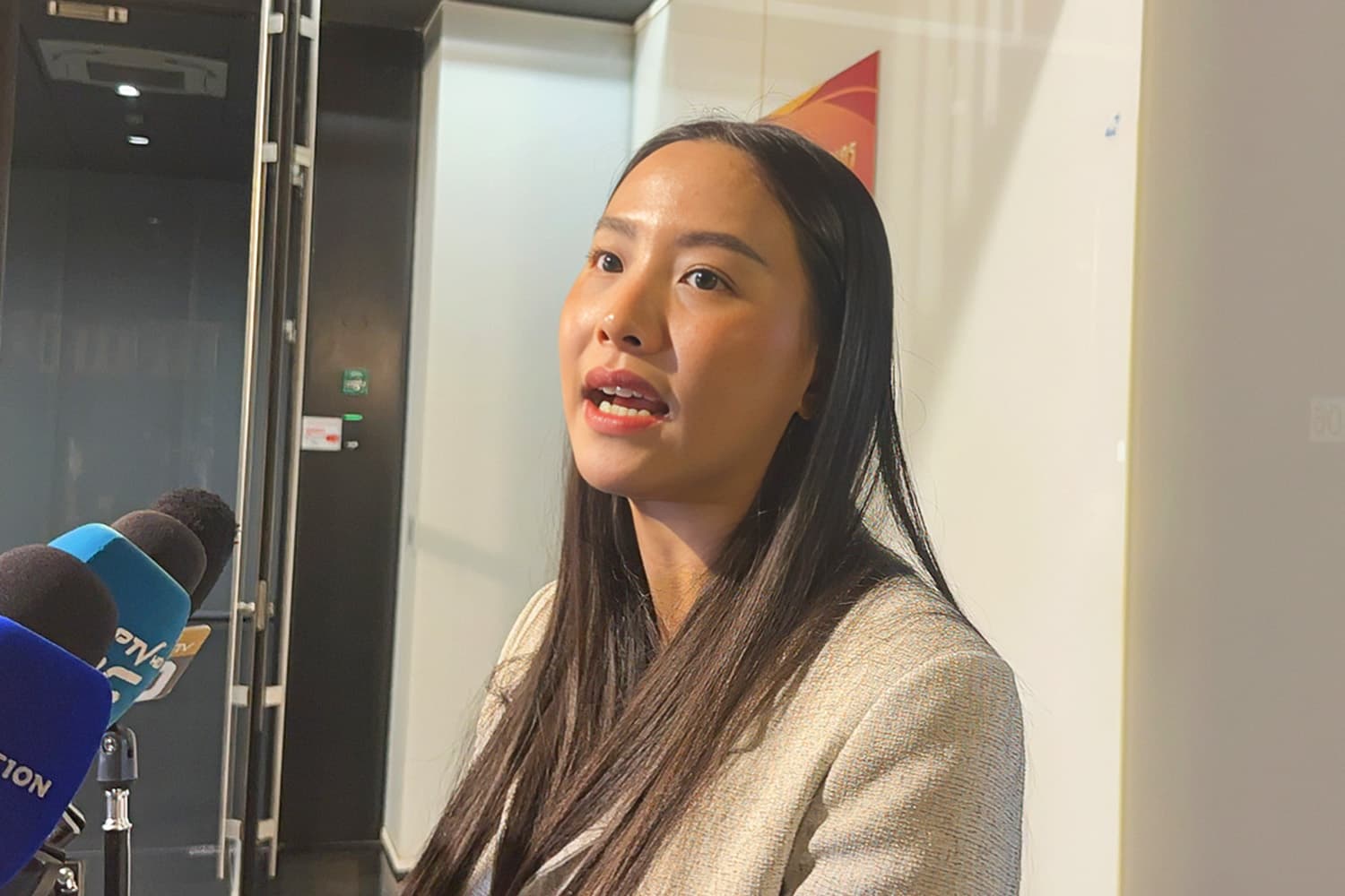 'ไอซ์ รักชนก' เดือด หลัง 'ปธ.สภา' เรียก 'ปธ.กมธ. 35 คณะ' หารือขอบเขตอํานาจ