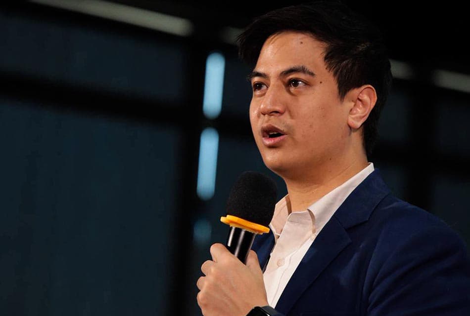 'พริษฐ์' ดักคอ 'รัฐบาล' อย่าประวิงเวลา ไม่ให้อภิปราย 'รายงาน กกต.'
