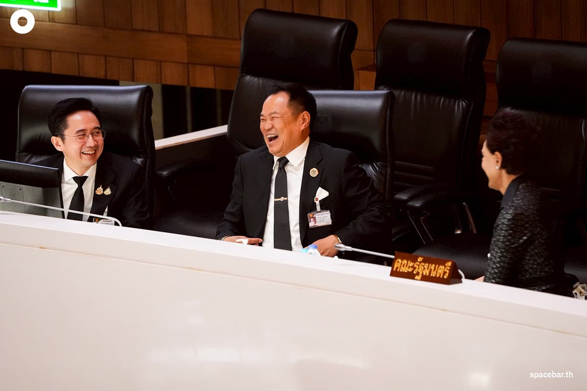 Photo-StoryAnutin-delivers-his-policy-statement-to-Parliament-SPACEBAR-Photo01.jpg