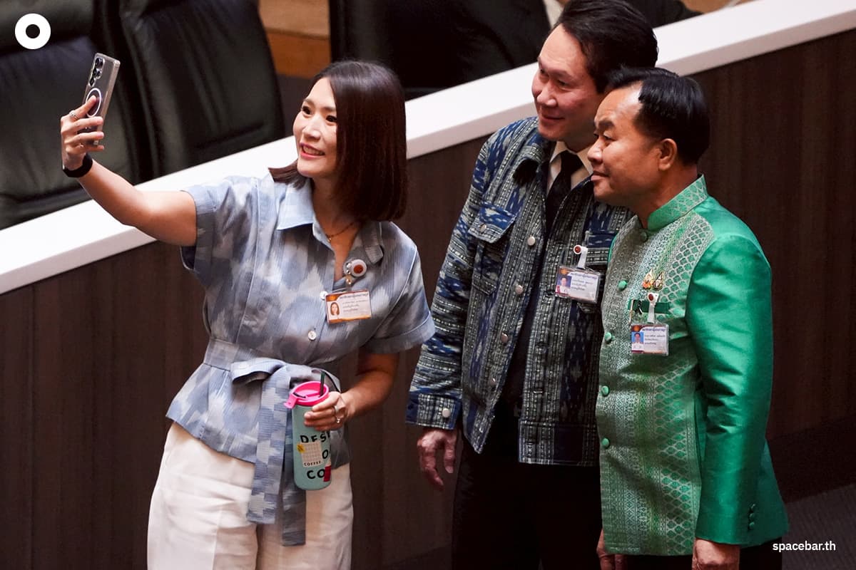 Photo-StoryAnutin-delivers-his-policy-statement-to-Parliament-SPACEBAR-Photo07.jpg