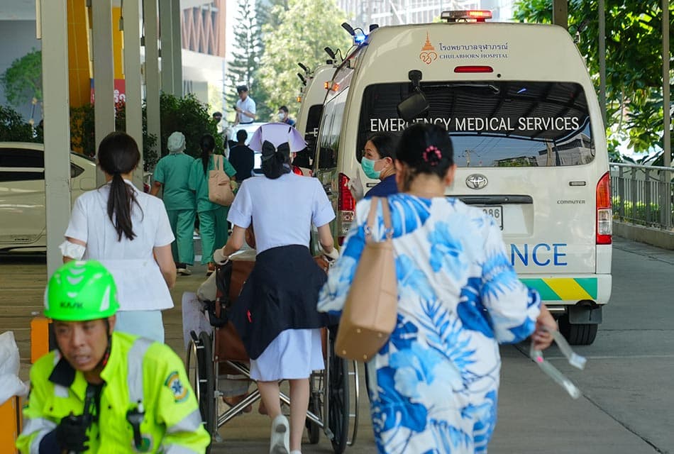 Photo_Story_Evacuation_of_patients_SPACEBAR_Thumbnail_2c3f343642.jpg