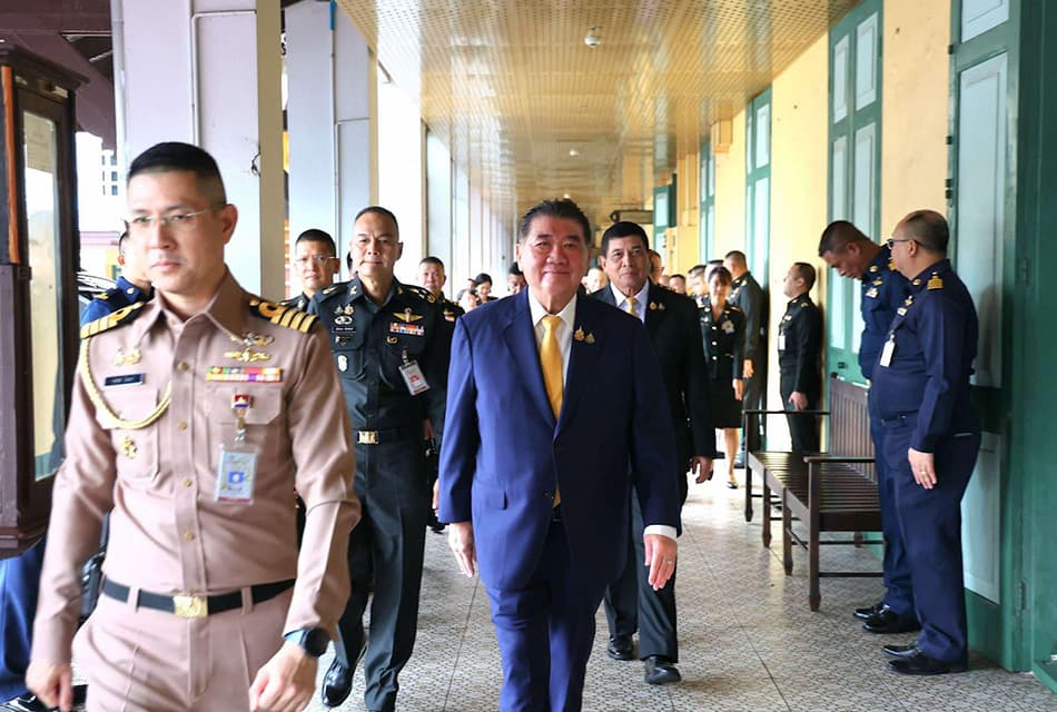 ‘ภูมิธรรม’ ปัดตอบไม่ตั้ง รมว.กลาโหม โยนไม่เกี่ยว ‘เพื่อไทย’ อ้าง ‘ราชการ’ ไม่อยากพูด