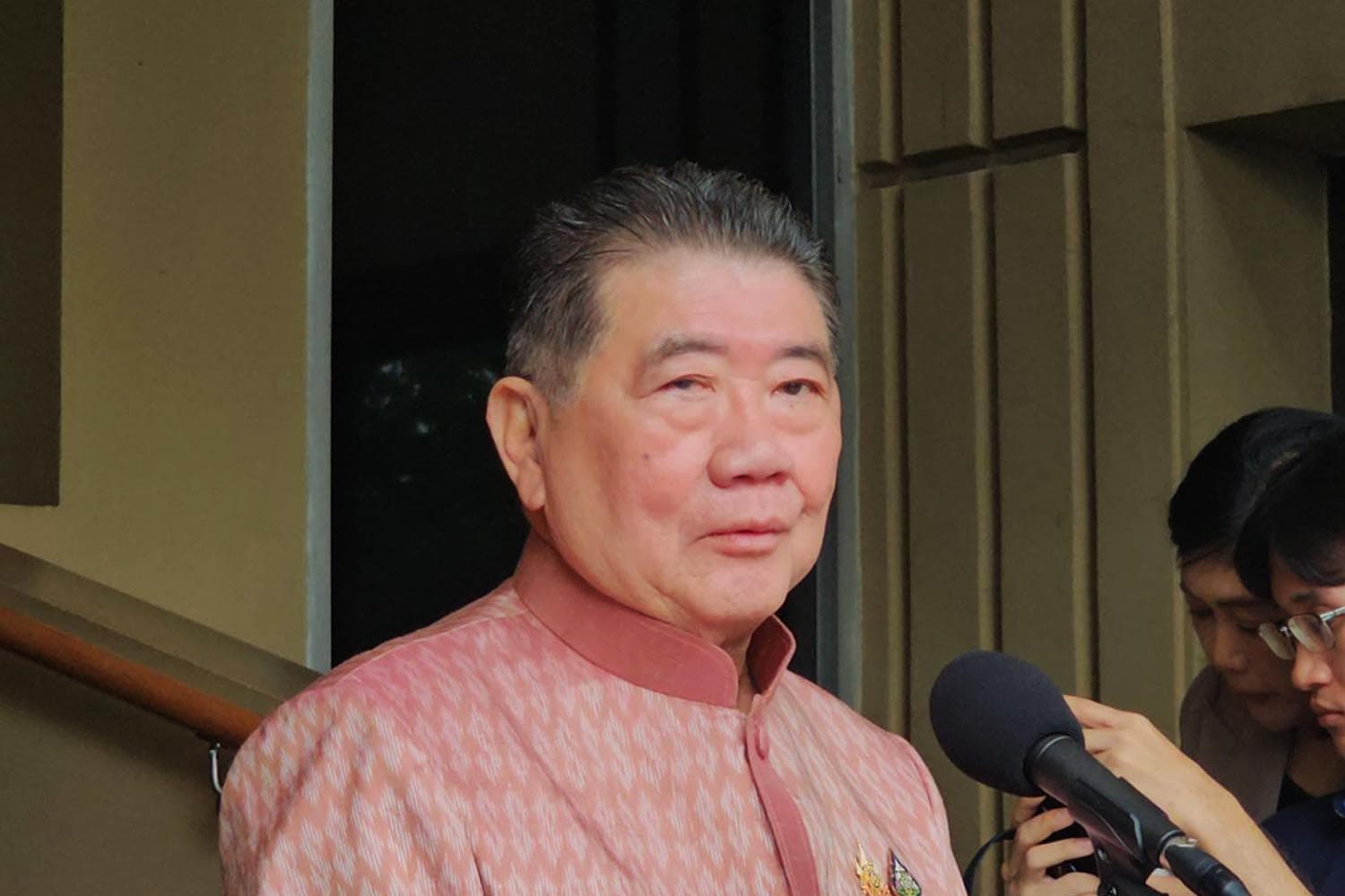 ‘ภูมิธรรม’ เชื่อมือ ‘บิ๊กเล็ก’ รักษาการ ‘กห.’ สามารถประคองสถานการณ์ได้
