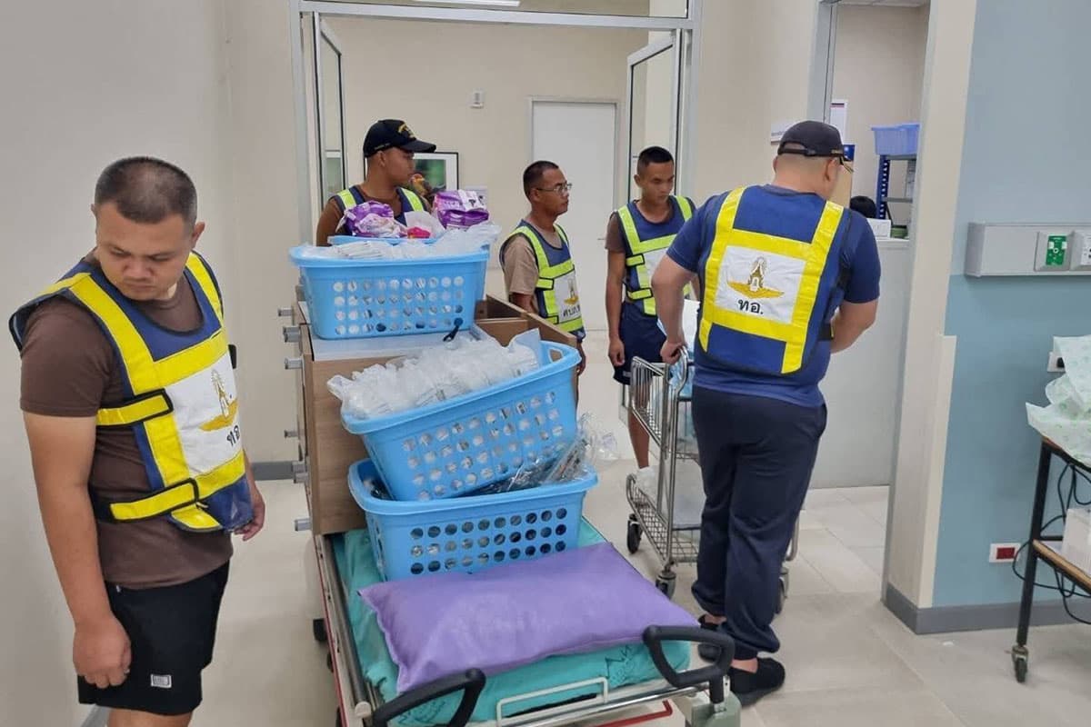 Royal-Thai-Air-Force-transport-Nan-Hospital-flooding-SPACEBAR-Photo01.jpg