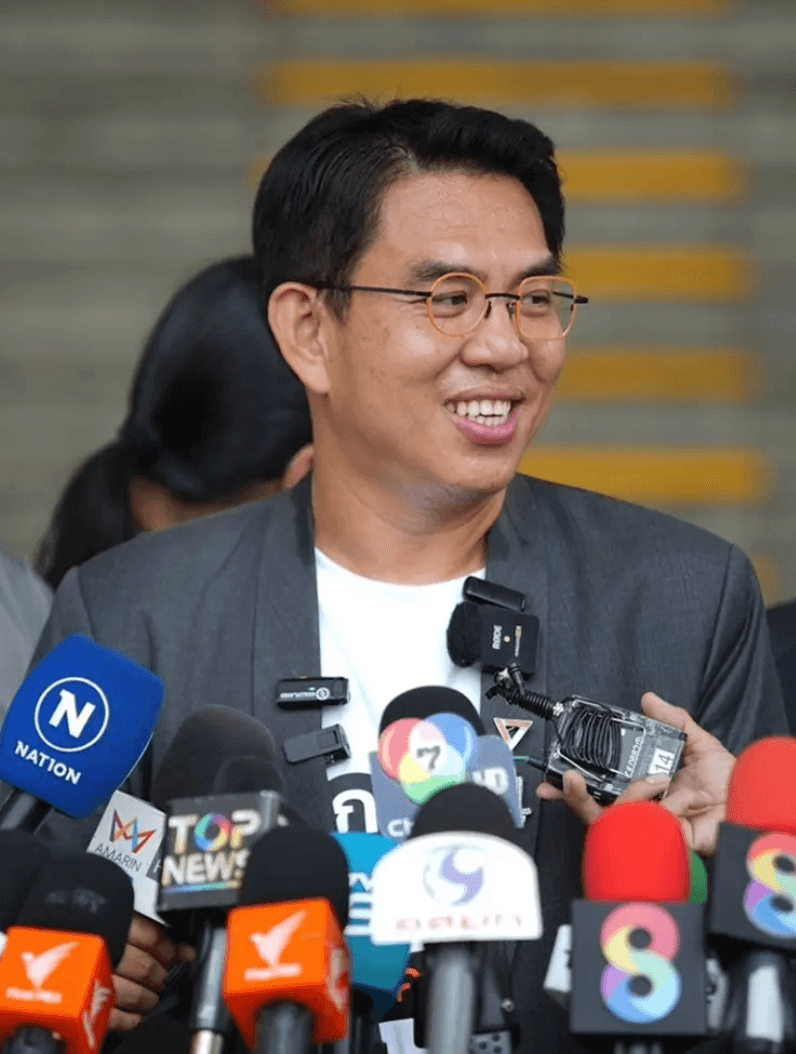วิโรจน์ ลักขณาอดิศร จากพรรคประชาชน มองว่า‘ระบอบอากง’ ถูกตบทรัพย์จาก สก.บางกลุ่ม มากกว่าที่จะไปเรียกทรัพย์ สวนทางกับพรรคเศรษฐกิ