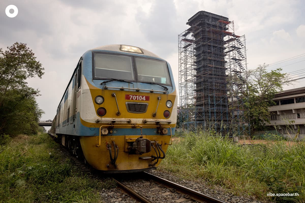 Why_Thailand_train_is_slow_SPACEBAR_Photo02_4d763bcde6.jpg