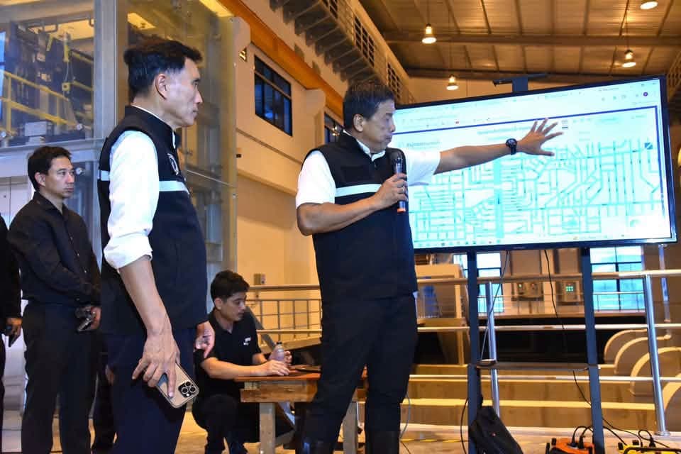 ชัชชาติ สั่ง กทม.เร่งสูบน้ำสู้ฝน! เดินเครื่องเต็มกำลังตลอดคืน จับตาฝั่งตะวันออกวิกฤต