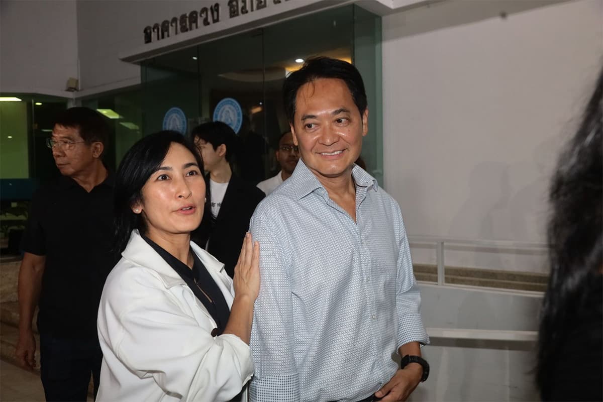 democrat-party-thanks-bangkok-voters-and-vows-to-keep-working-SPACEBAR-Photo02.jpg