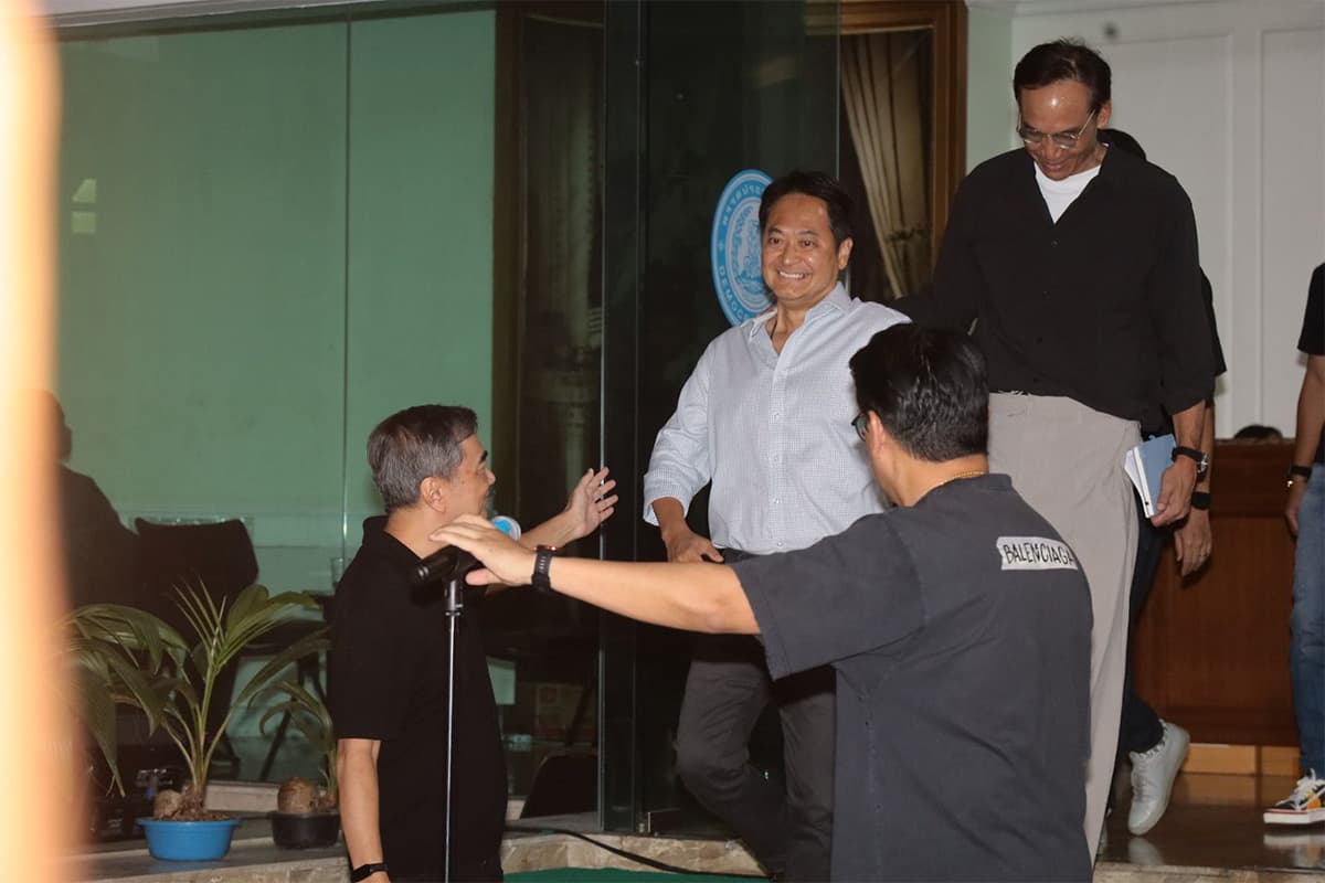 democrat-party-thanks-bangkok-voters-and-vows-to-keep-working-SPACEBAR-Photo04.jpg