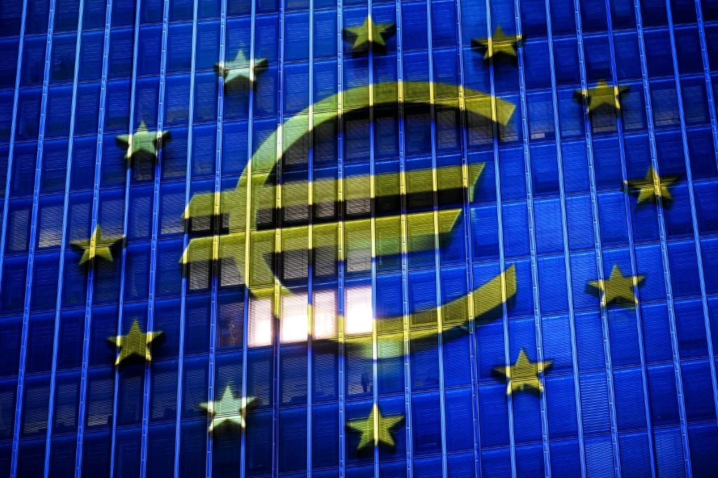ยูโรแข็งค่าสูงสุดรอบ 4 ปีครึ่ง ทะลุ 1.20 ดอลลาร์ เงินเฟ้อต่ำเป้า กดดัน ECB เตรียมลดดอกเบี้ย
