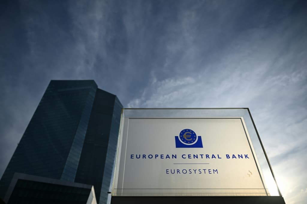 ธนาคารกลางยุโรป (ECB) คงอัตราดอกเบี้ยมาตรฐานไว้ที่ร้อยละ 2 มาเป็นเวลาหลายเดือนแล้ว