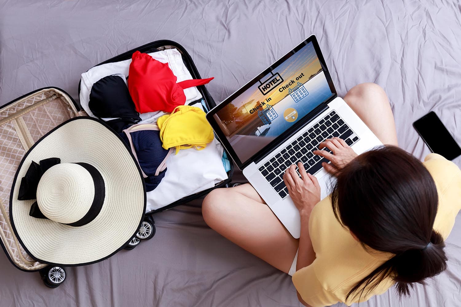 economic_travel_booking_SPACEBAR_Hero_c66f68772b.jpg