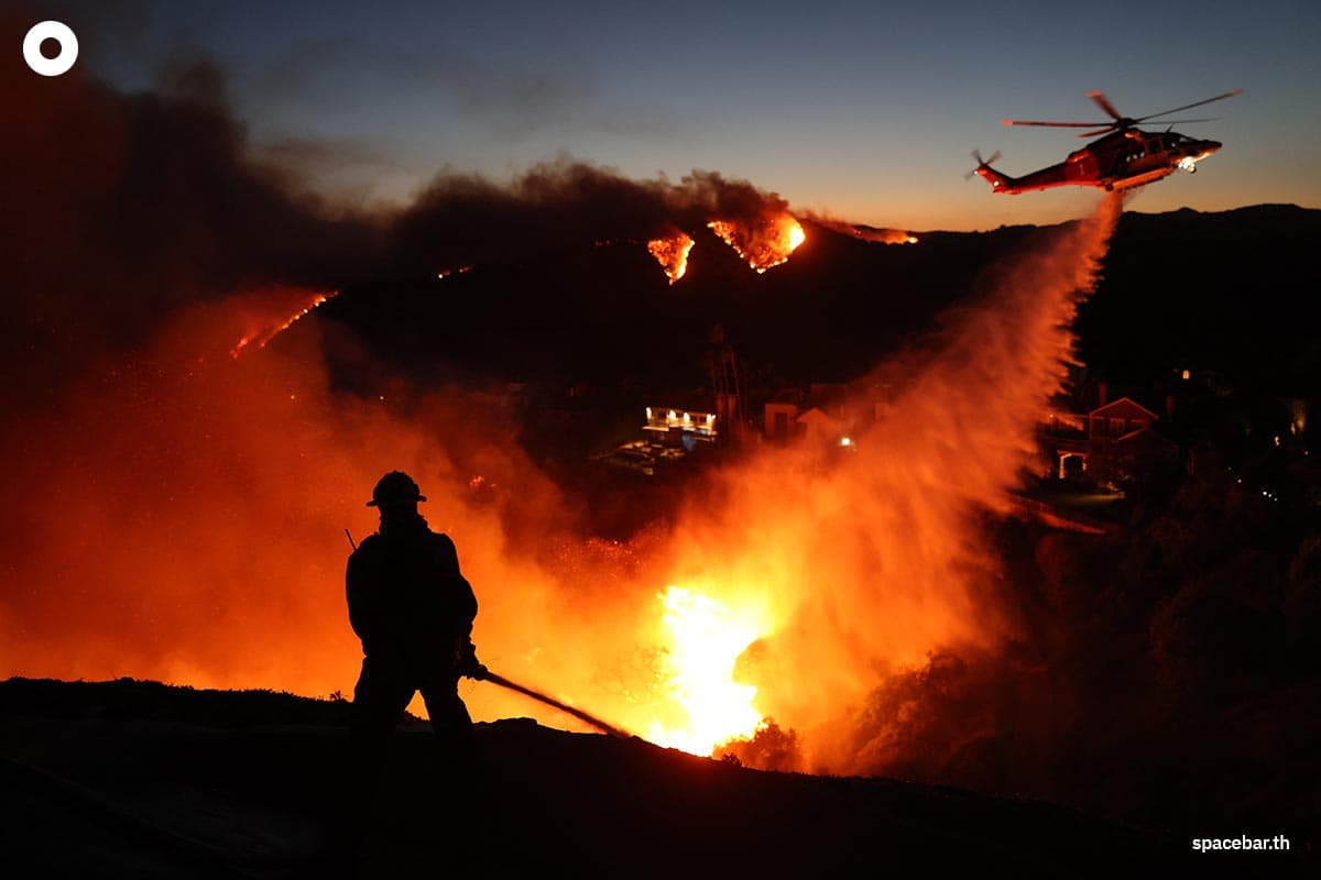 photo_story_wildfire_los_angeles_california_SPACEBAR_Photo02_1_3ee729db38-1.jpg