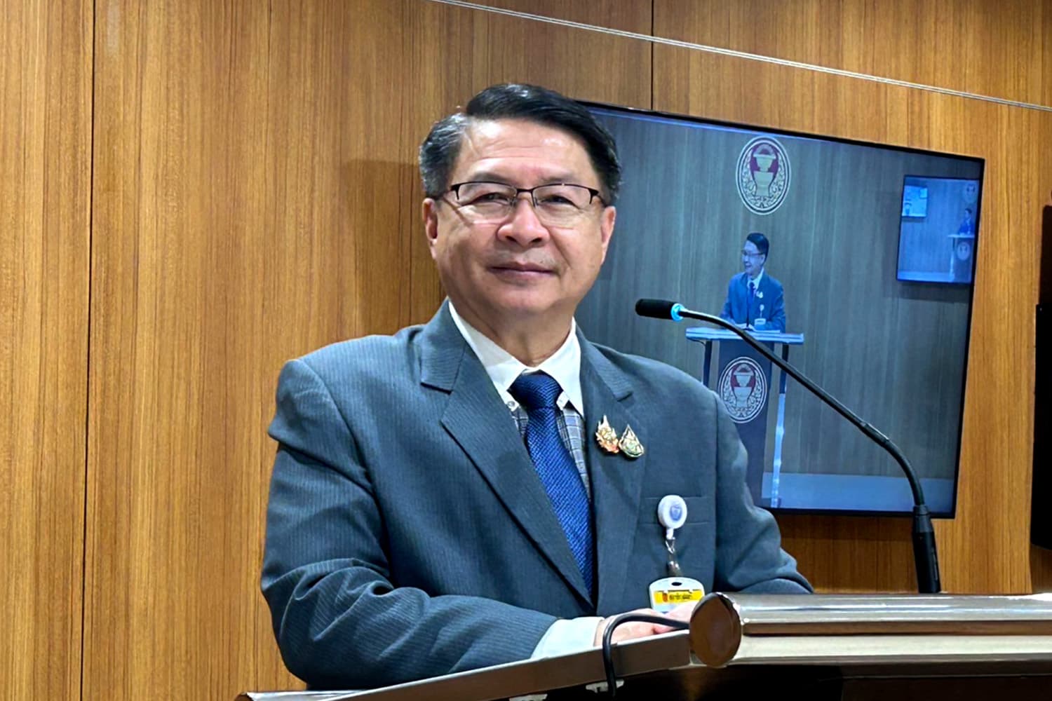 ‘สว.เปรมศักดิ์’ ชงถกแก้ รธน. ลั่น ‘ต้องสละอำนาจให้ประเทศหลุดพ้นอาถรรพ์’