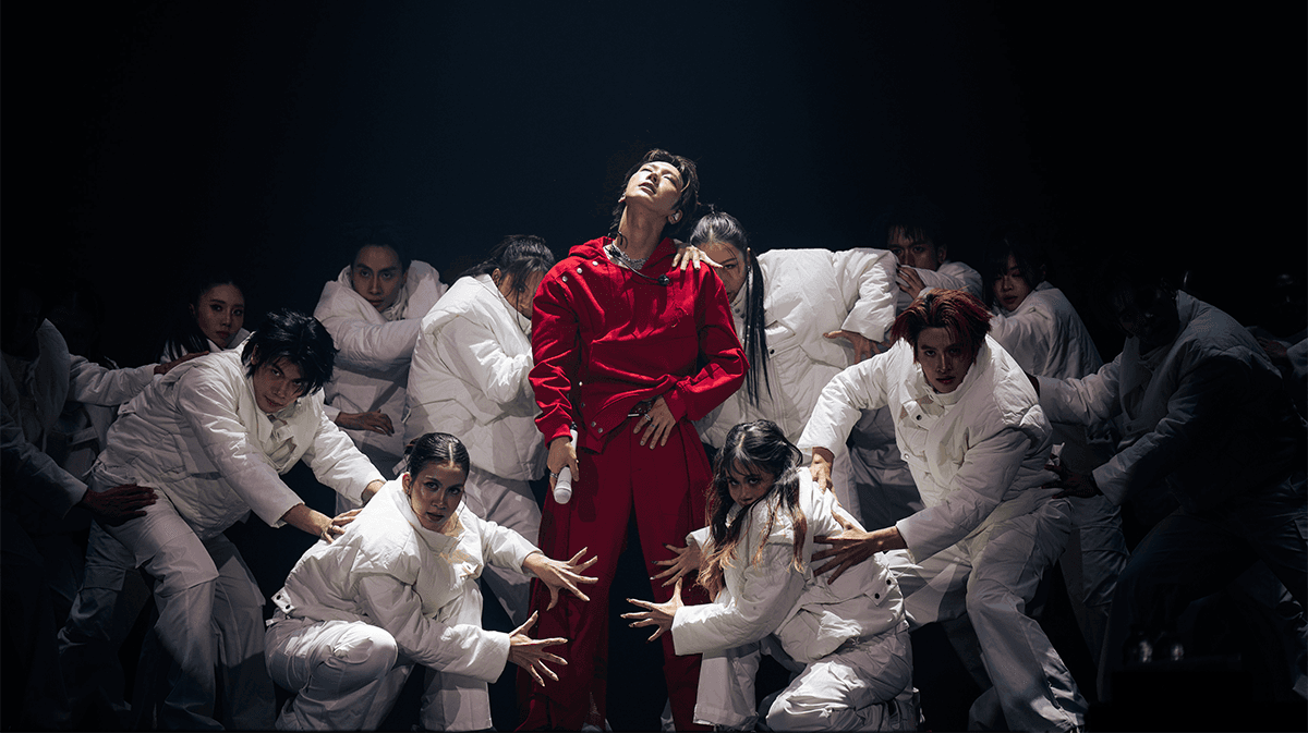 ten-chittaphon-10-years-kpop-three-day-concert-bitec-live-SPACEBAR-Photo02.png