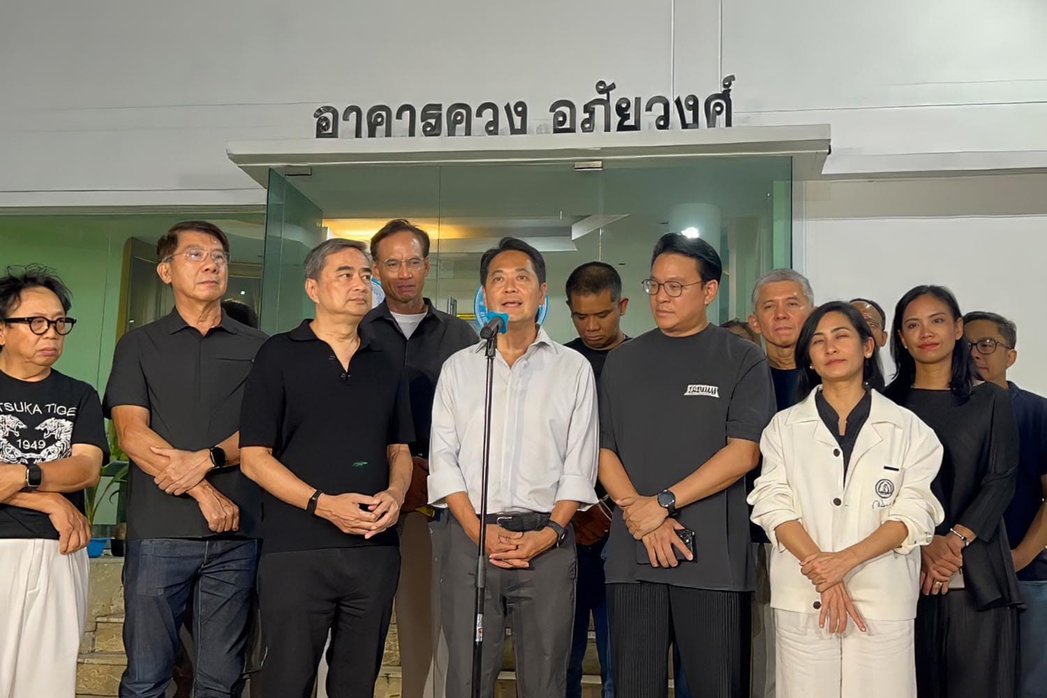‘อนุชา–ปชป.’ แถลงยินดี ‘ชัชชาติ’ จ่อคว้าชัยอีกสมัย–เปิดทางนำนโยบายไปต่อยอด