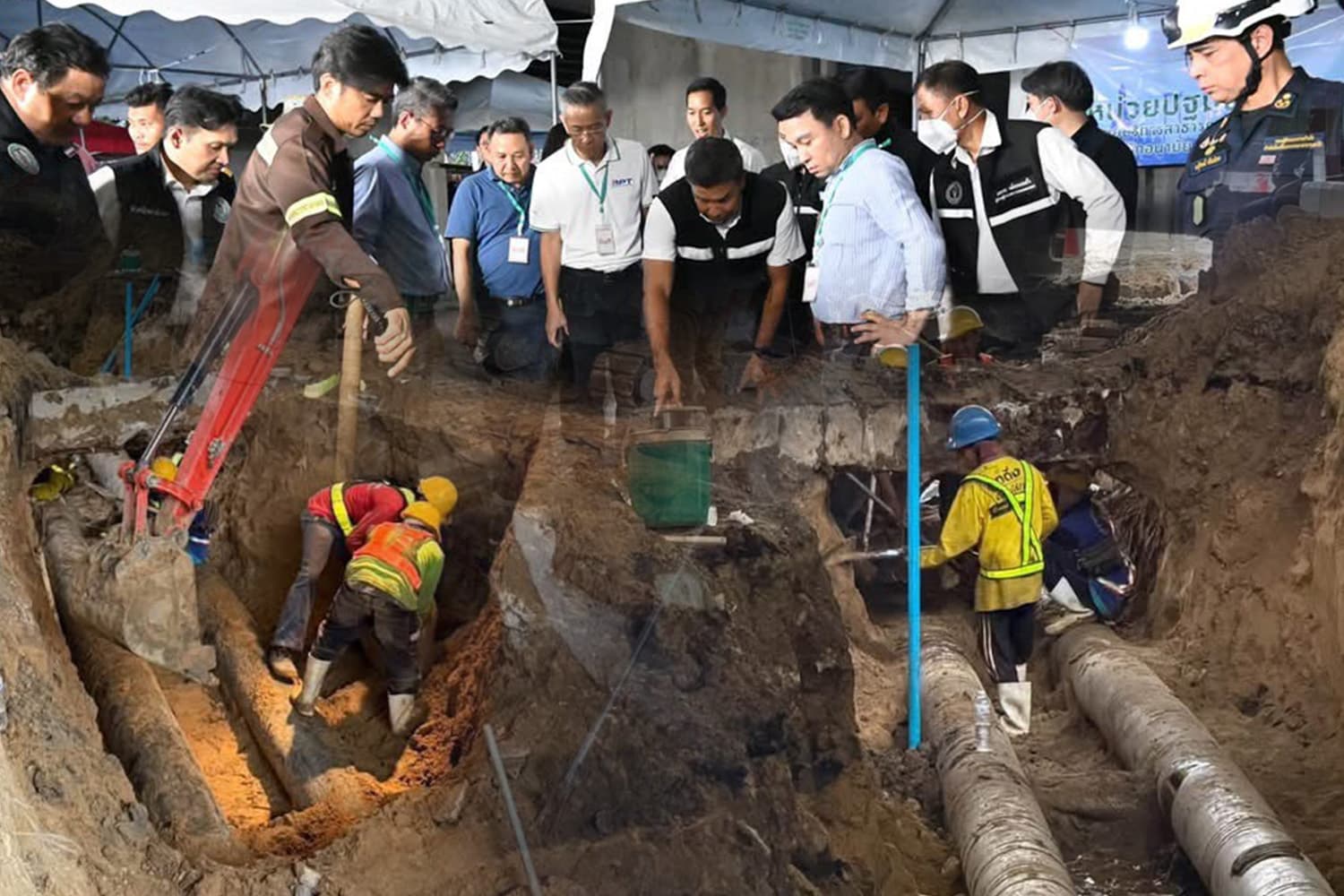ยังไม่พบจุดรั่ว! เปิดหน้าดินตรวจท่อน้ำมันคลองเตยตลอด 24 ชั่วโมง