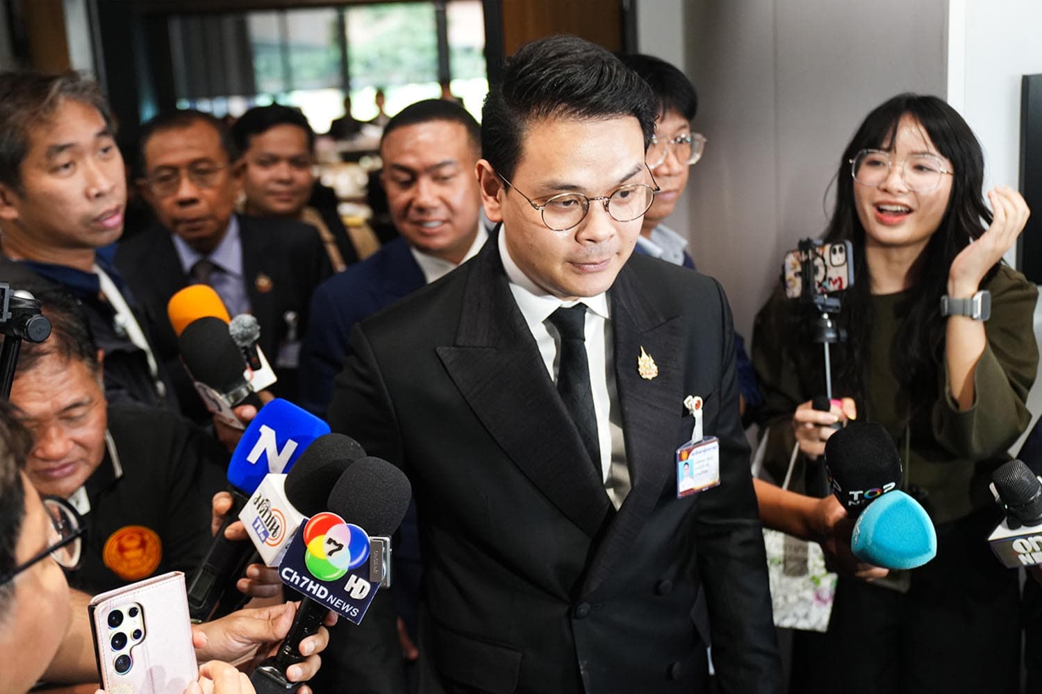 Photo Story : 2 รมต. เข้าชี้แจง ‘กมธ.กฎหมายฯ’ เคลียร์ปมสินบน 40 ล้าน