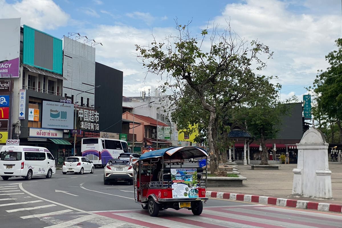 Concerns-arise-that-loopholes-in-the-Alien-Act-are-benefiting-illicit-businesses-in-Chiang Mai-SPACEBAR-Photo06.jpg
