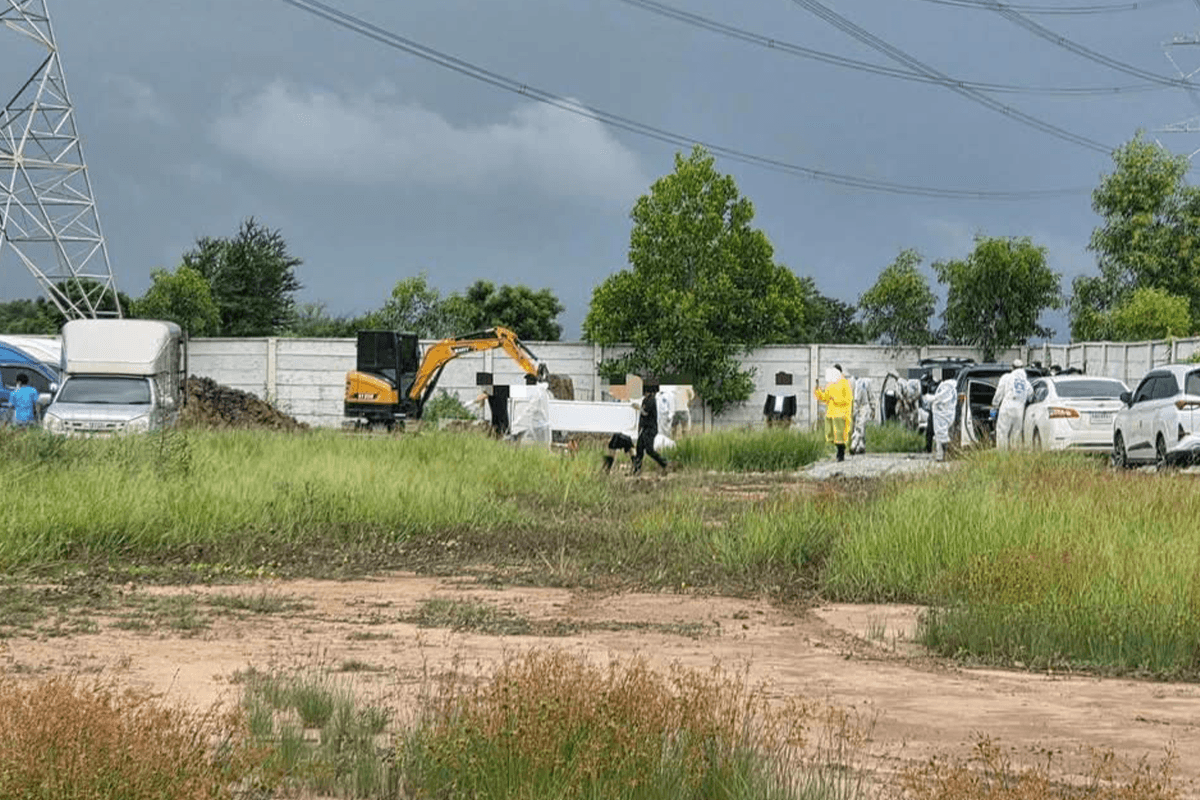 Four-bodies-have-been-moved-From-the-Bang-Khla-Jewish-cemetery-SPACEBAR-Photo01.png