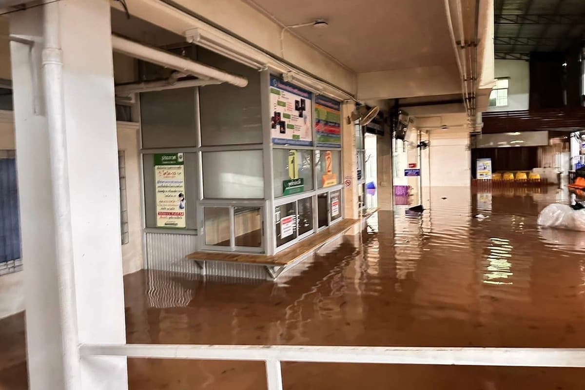 Nan-Province-in-Crisis-Severe-flooding-highest-water-level-in-history-SPACEBAR-Photo03.jpg
