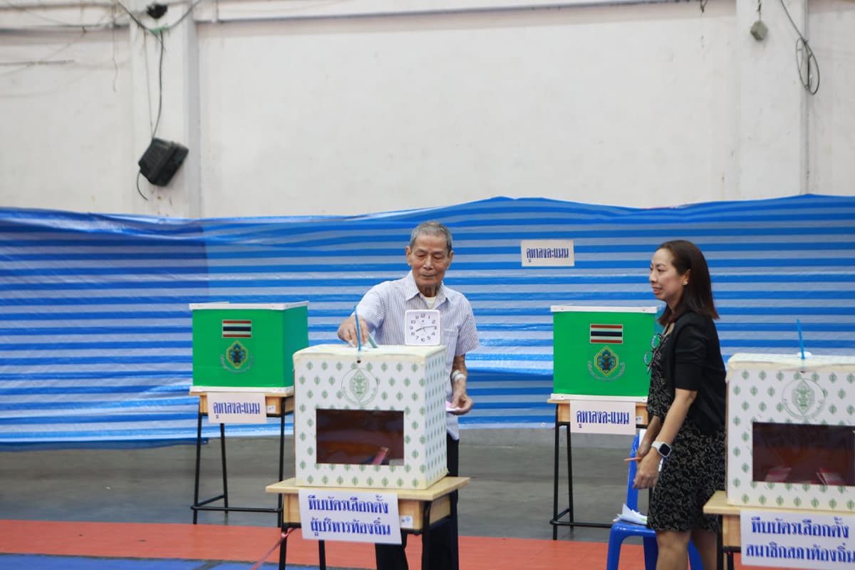 Pattaya-election-atmosphere-is-lively-People-are-gradually-casting-their-votes-SPACEBAR-Photo02.jpg