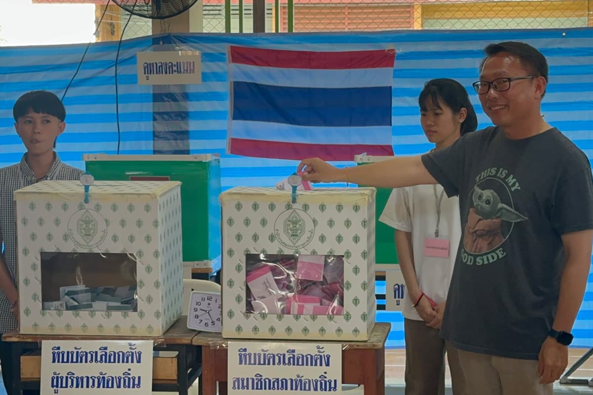 Pattaya-election-atmosphere-is-lively-People-are-gradually-casting-their-votes-SPACEBAR-Photo05.jpg