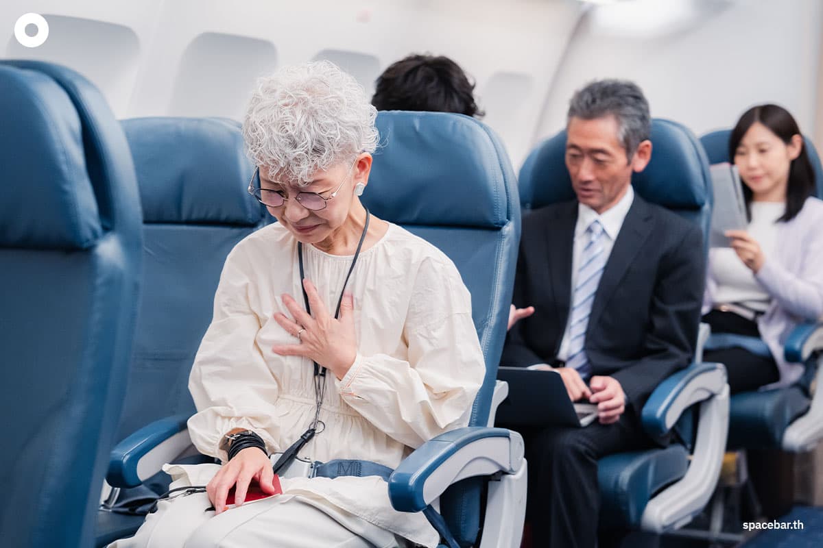 Scientists_suggests_do_not_drink_before_sleeping_on_the_plane_it_could_harm_your_heart_SPACEBAR_Photo01_c9067822e6.jpg