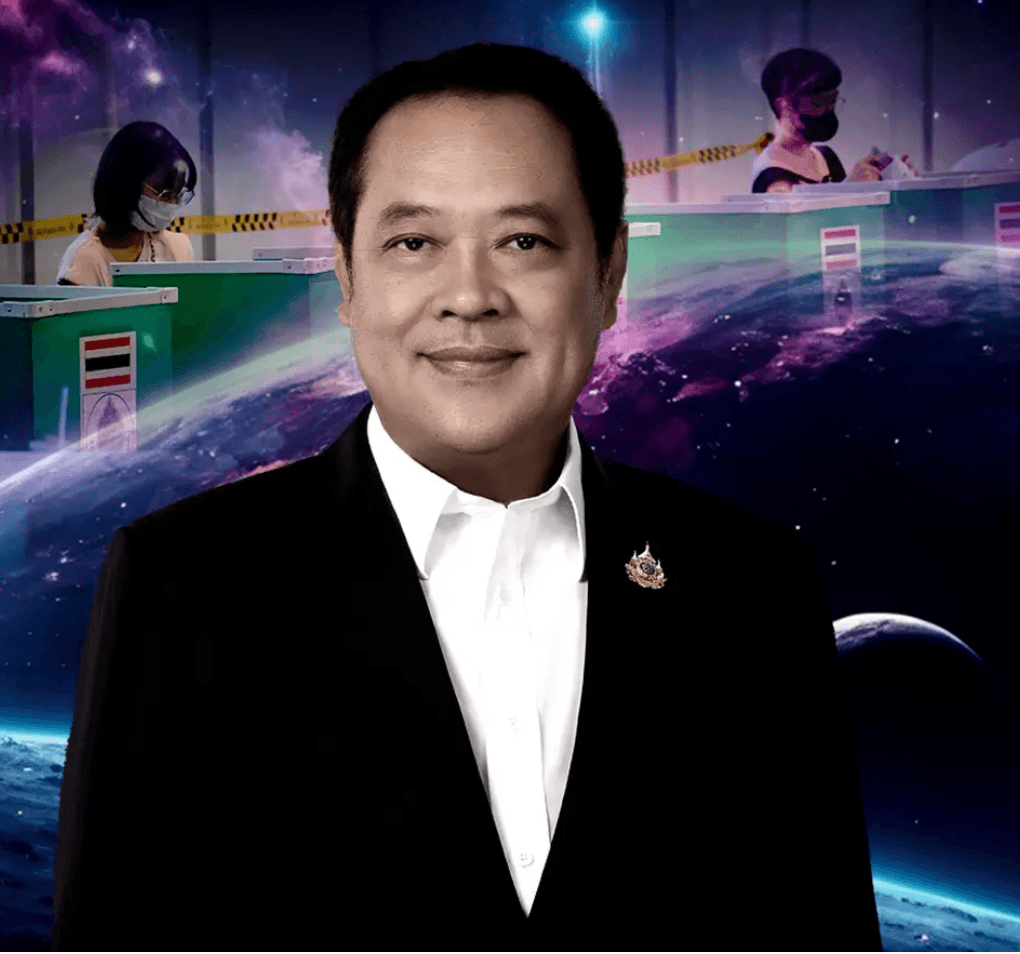 พ.ต.อ.ทวี สอดส่อง อดีตรัฐมนตรียุติธรรม ที่ลงมือทำคดีฮั้ว สว. และเขากระโดง มีคนเปรียบว่าเขาคือคนที่เอามีดปักหลังพรรคภูมิใจไทย และมีดยังปักอยู่จนถึงทุกวันนี้