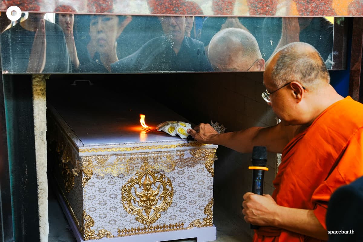 The-oil-crisis-impacts-the-temple-mission-SPACEBAR-Photo08.jpg
