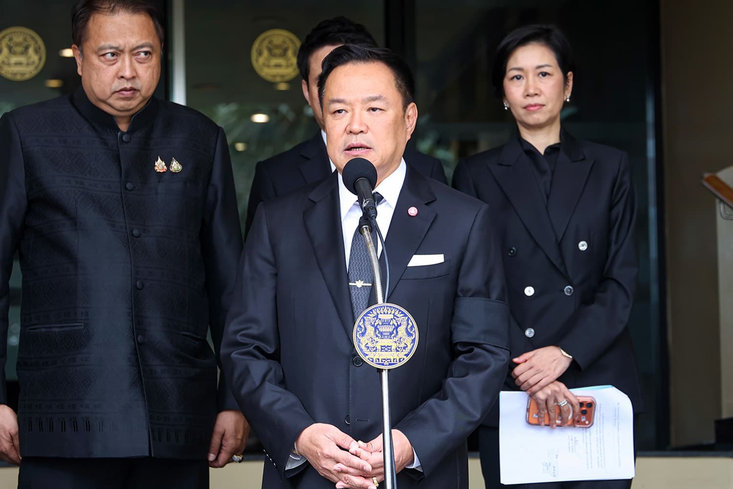‘อนุทิน’ ยันงานรื่นเริง–คอนเสิร์ตยังจัดได้ เชื่อประชาชนรู้ดีปฏิบัติตัวอย่างไรช่วง ‘ไว้อาลัย’
