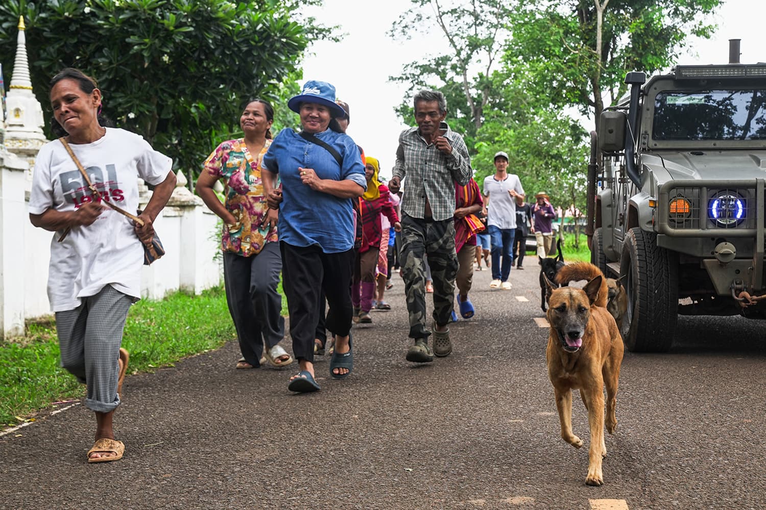 Photo Story: เสียงไซเรนดัง! วิถี ‘ชาวบ้าน-นักเรียน’ ชายแดน ‘ไทย-กัมพูชา’