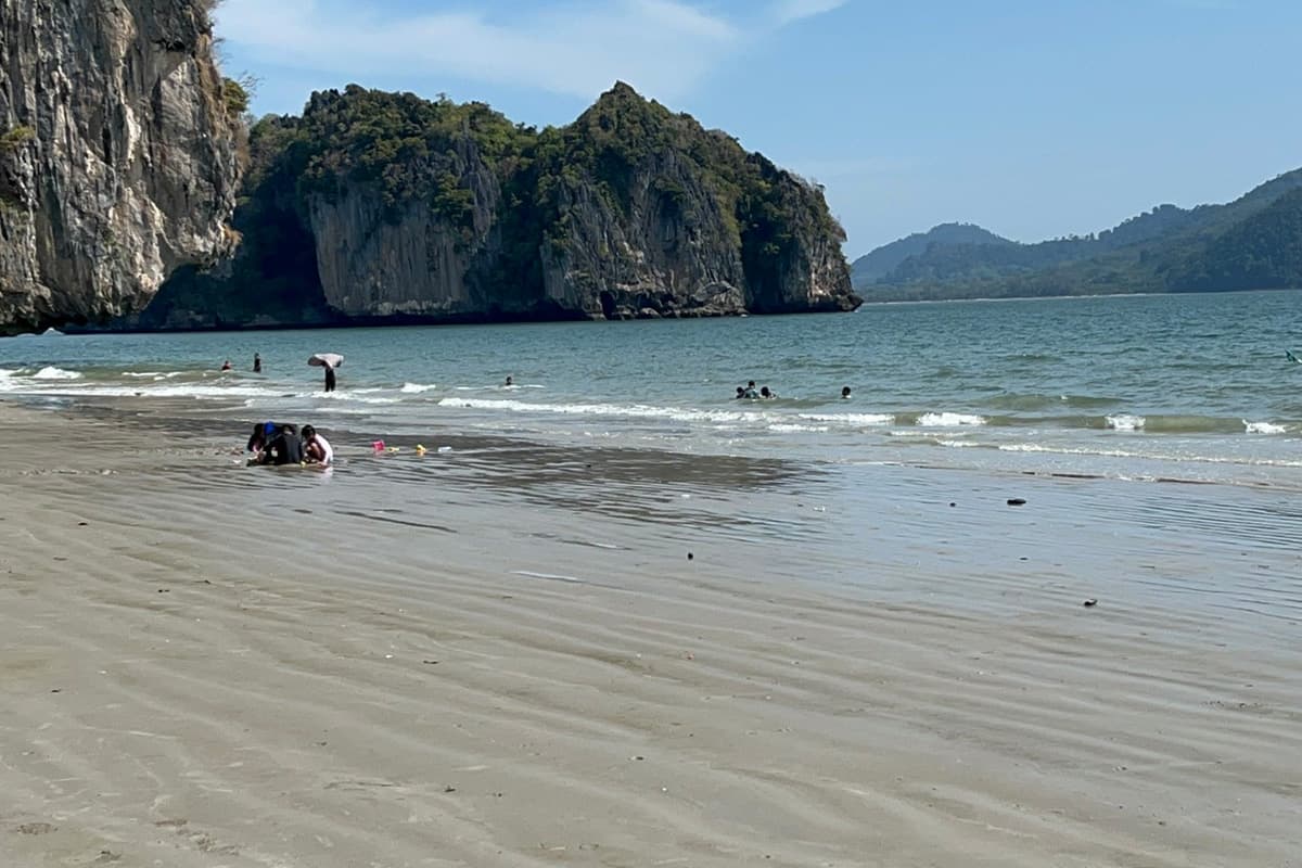 economic-business-thai-east-conflict-tourism-trang-SPACEBAR-Photo05.jpg