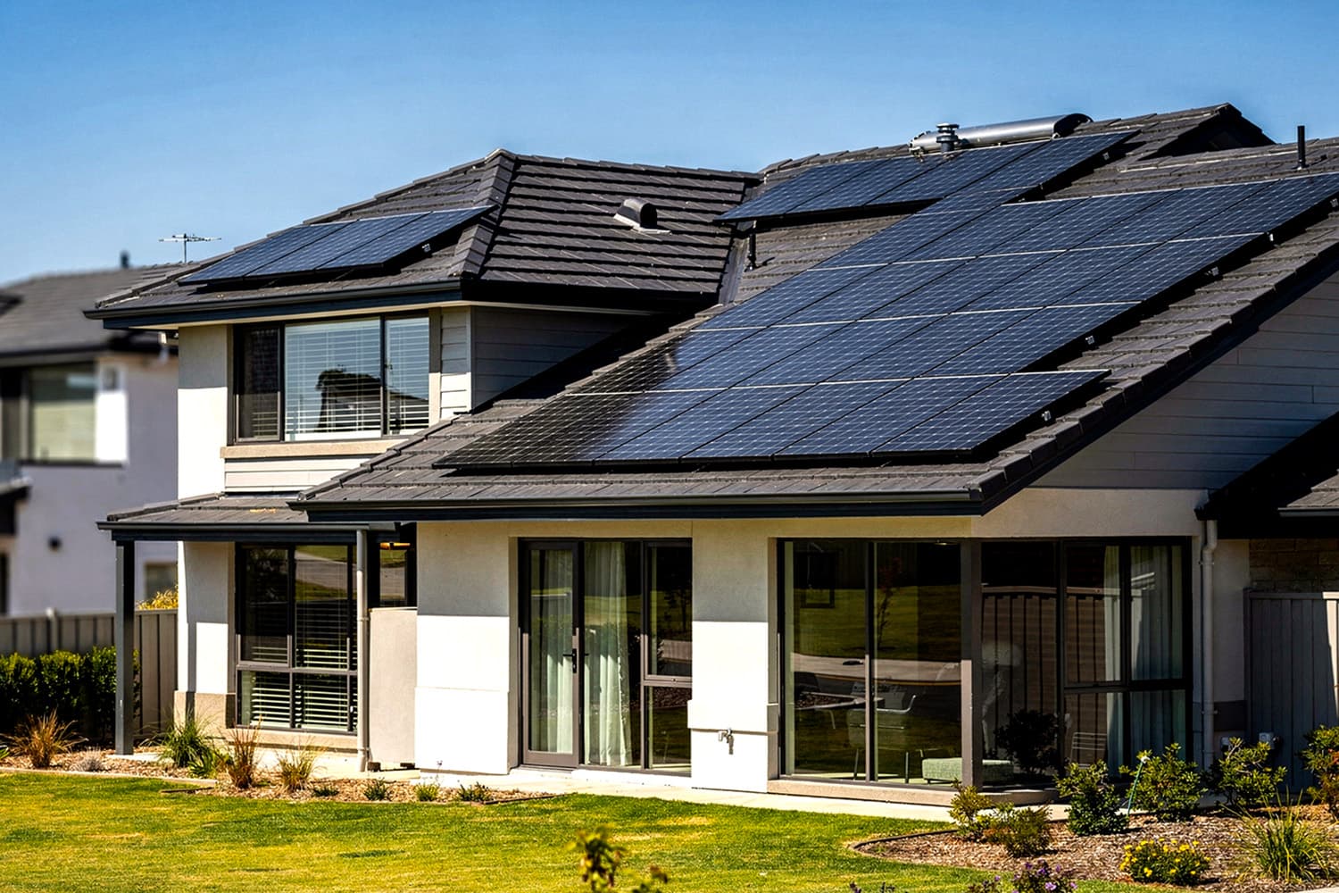 Solar Rooftop ทำไมรัฐยอมให้ลดหย่อนภาษี