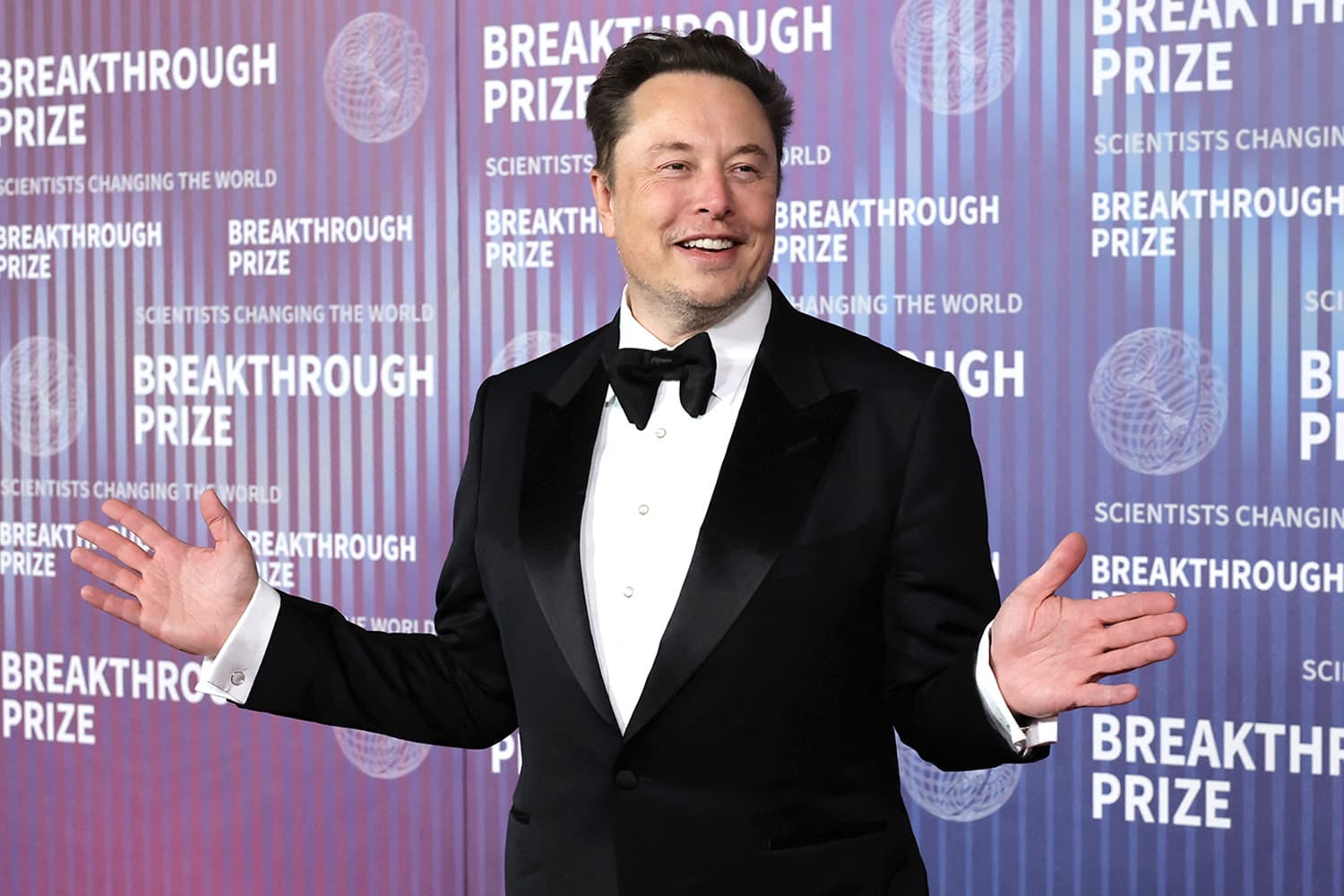 elon_musk_on_pace_become_world_first_trillionaire_by_2027_SPACEBAR_Hero_4fddcced30.jpg