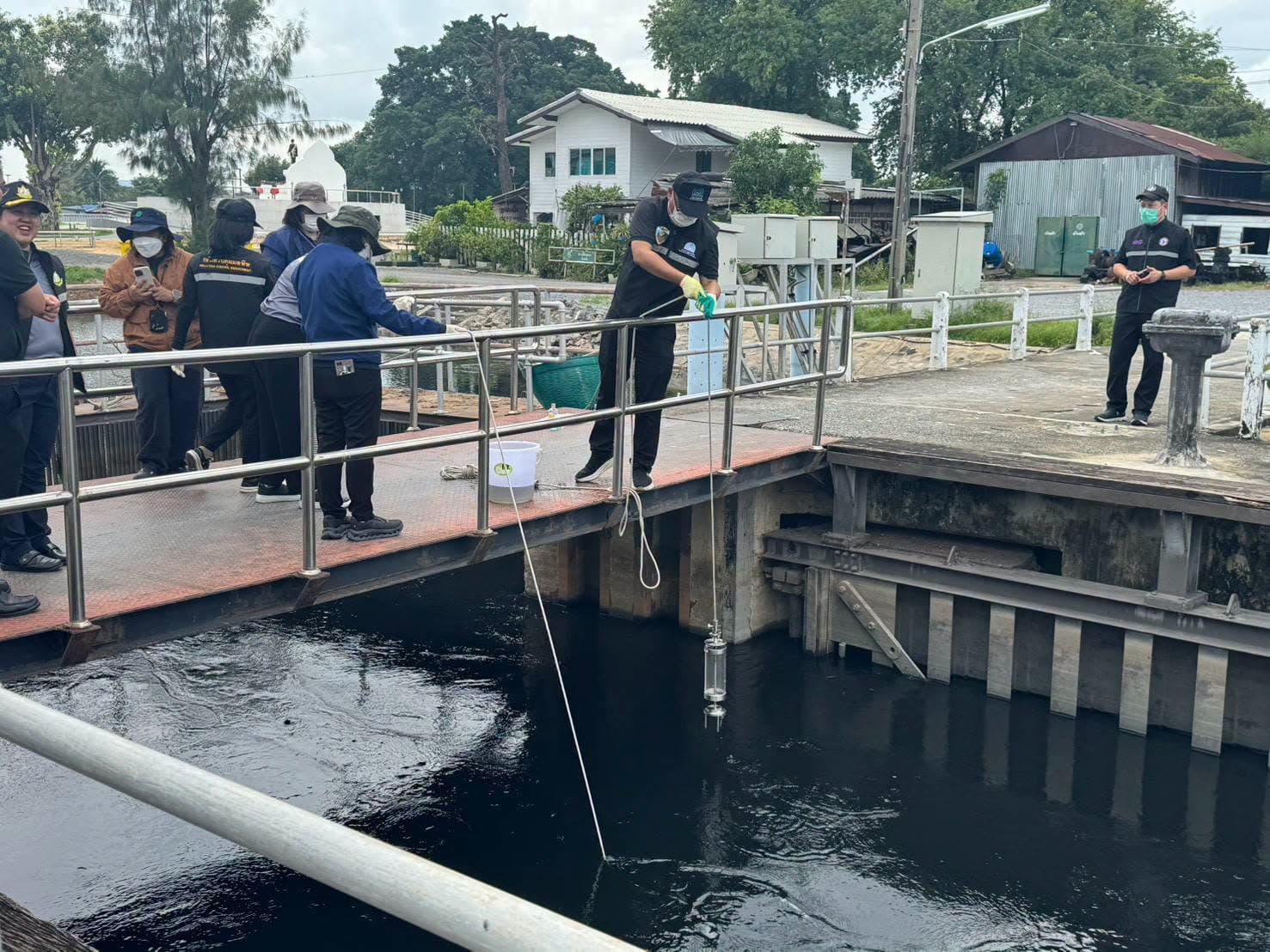 green-space-pcd-investigates-rangsit-canal-wastewater-no-vocs-found-SPACEBAR-Photo07.jpeg