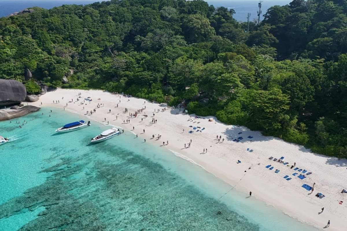 อุทยานแห่งชาติหมู่เกาะสิมิลัน ภาพ: กรมอุทยานแห่งชาติ สัตว์ป่า และพันธุ์พืช