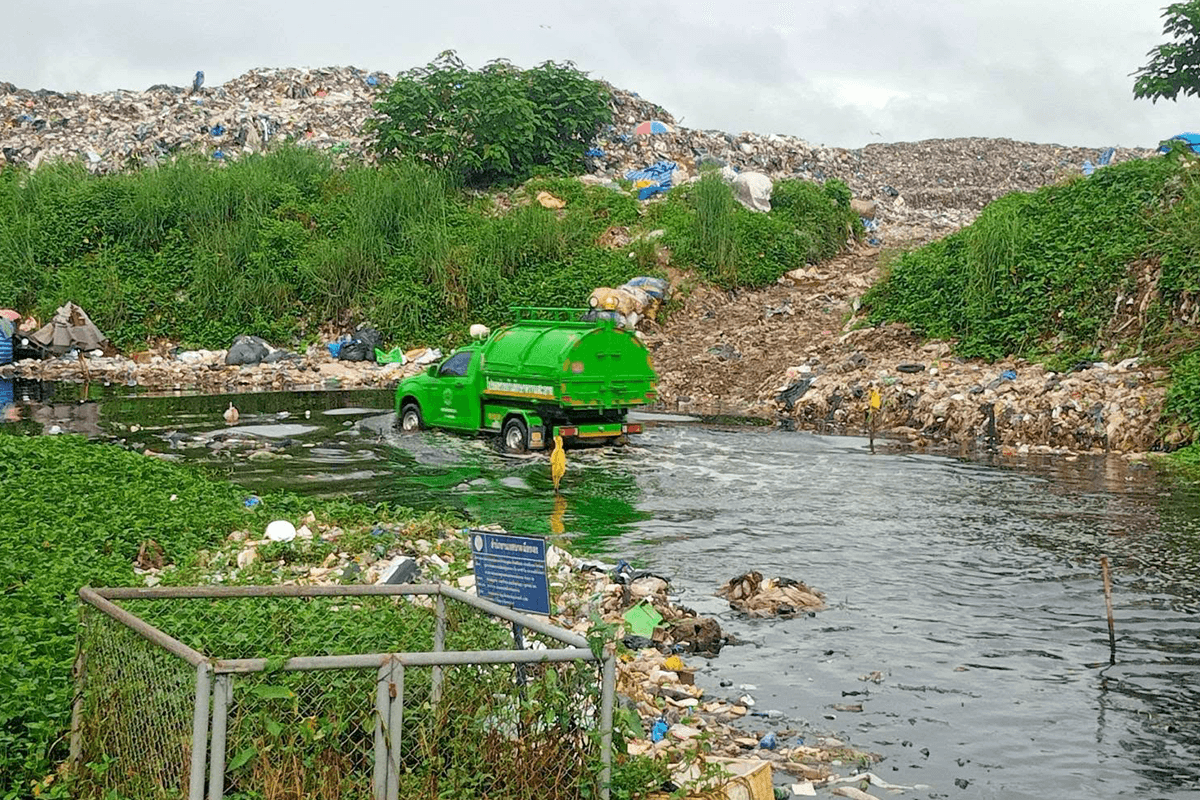 green-space-thailand-pm25-down-waste-up-economic-recovery-environment-tradeoff-SPACEBAR-Photo02.png