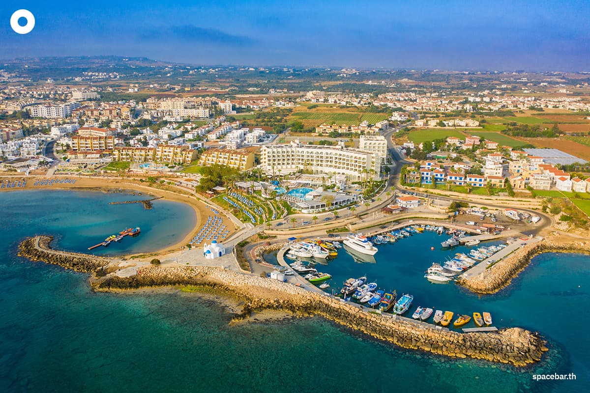 (Photo by Shutterstock / FOTOGRIN)