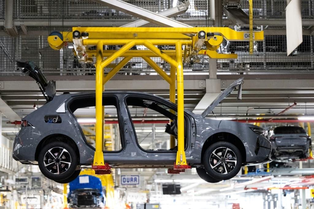 Opel Astra passenger cars under construction at the company’s Russelsheim plant