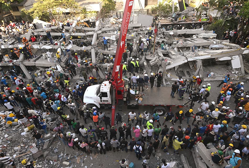 photo-story-colombia-quake-death-toll-tops-250-as-rescuers-race-to-find-survivors-SPACEBAR-Thumbnail.jpg