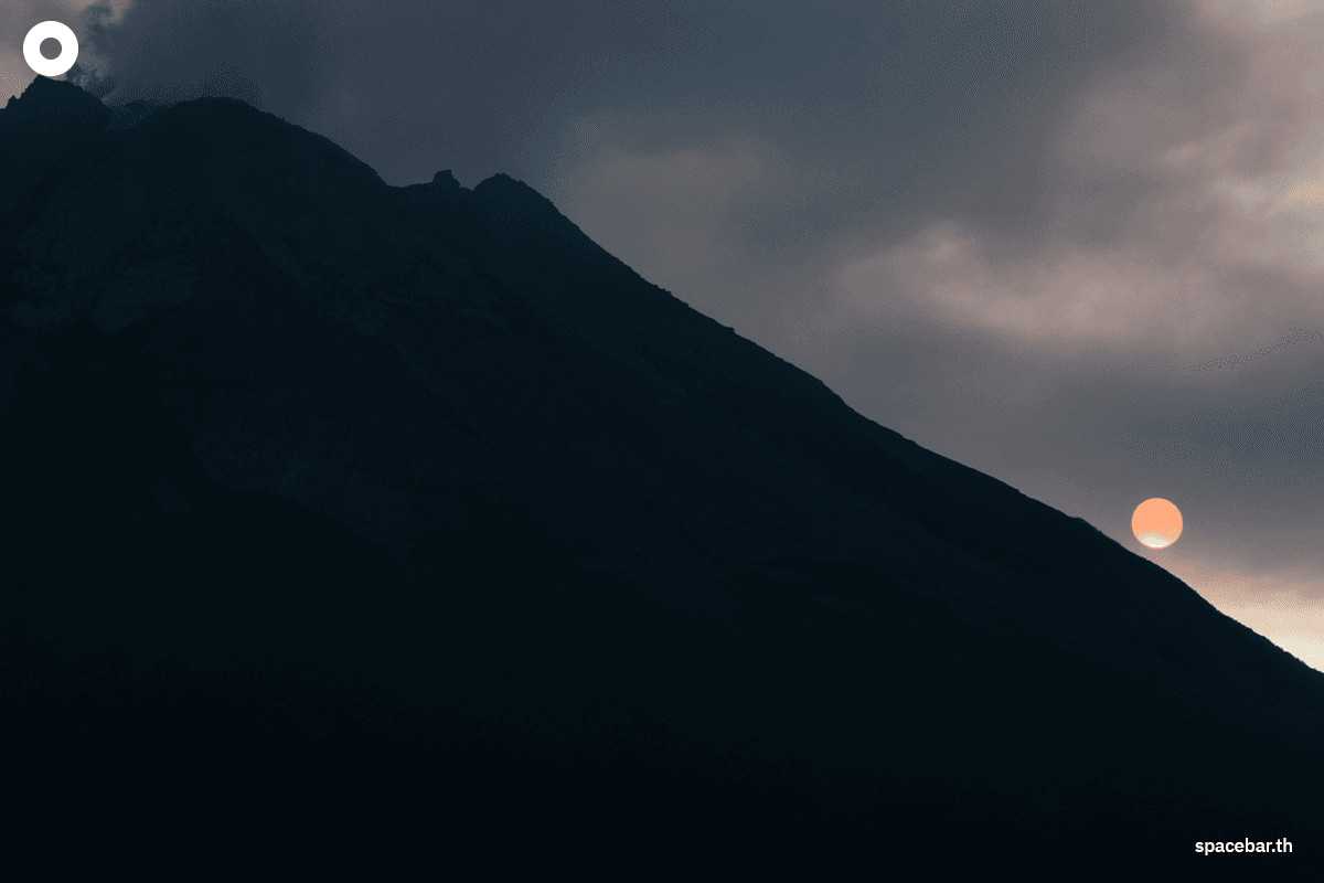 photo_story_mount_merapi_spews_lava_during_eruption_SPACEBAR_Photo03_92e0f0f9f7.png