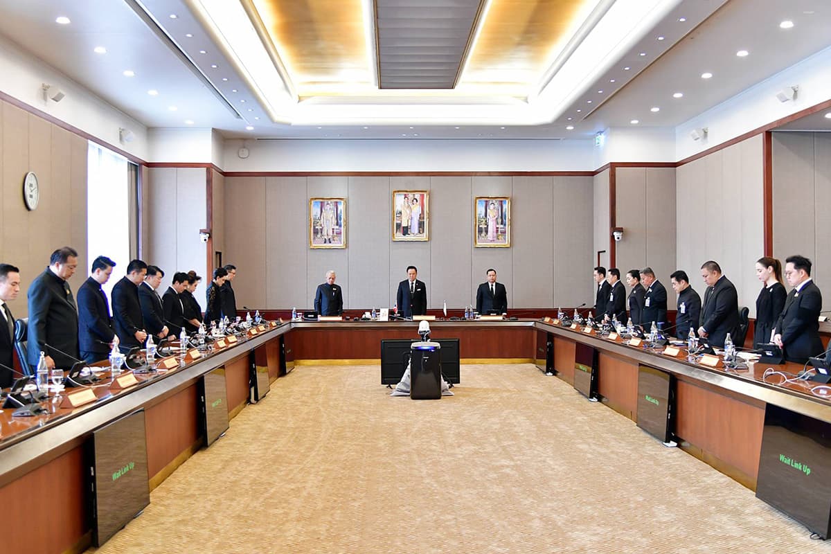 prime-minister-leads-cabinet-to-honor-princess-bajrakitiyabha-SPACEBAR-Photo02.jpg