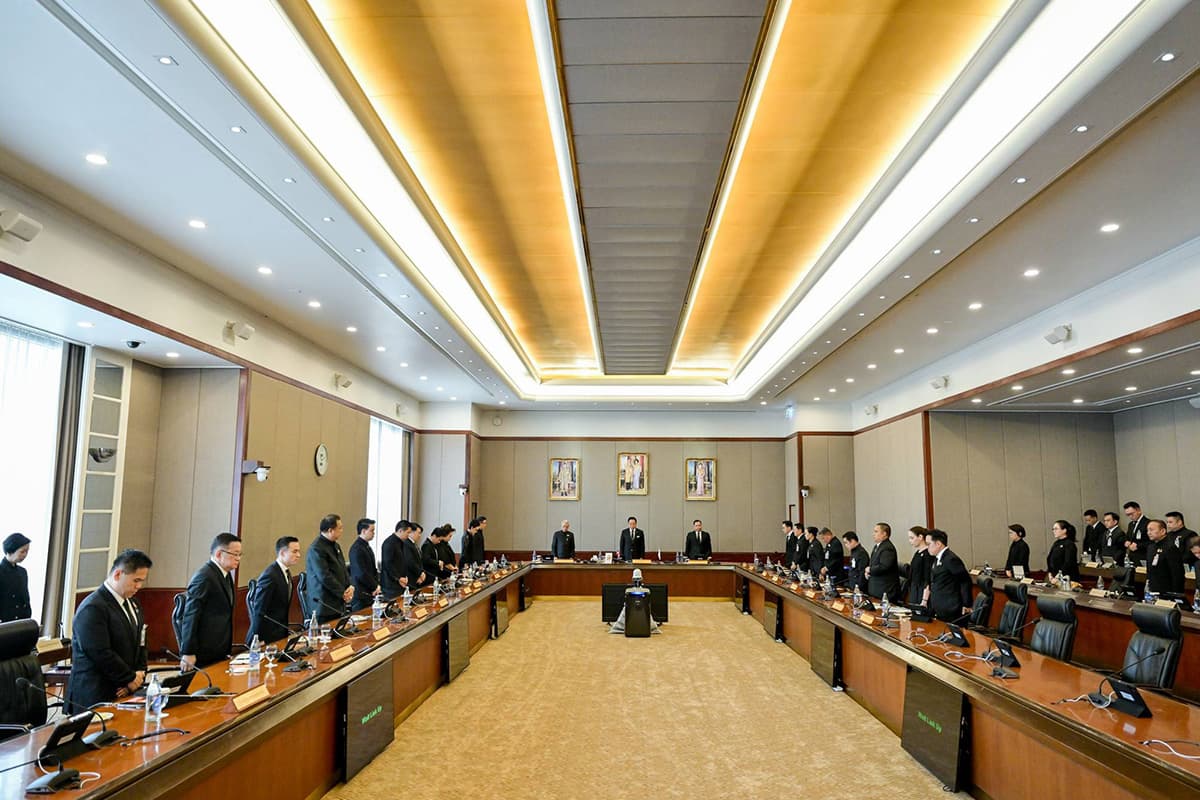 prime-minister-leads-cabinet-to-honor-princess-bajrakitiyabha-SPACEBAR-Photo03.jpg