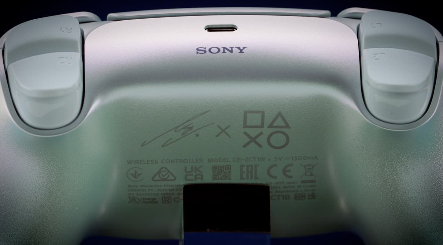 sony-lisa-dualsense-limited-SPACEBAR-Photo03.jpg