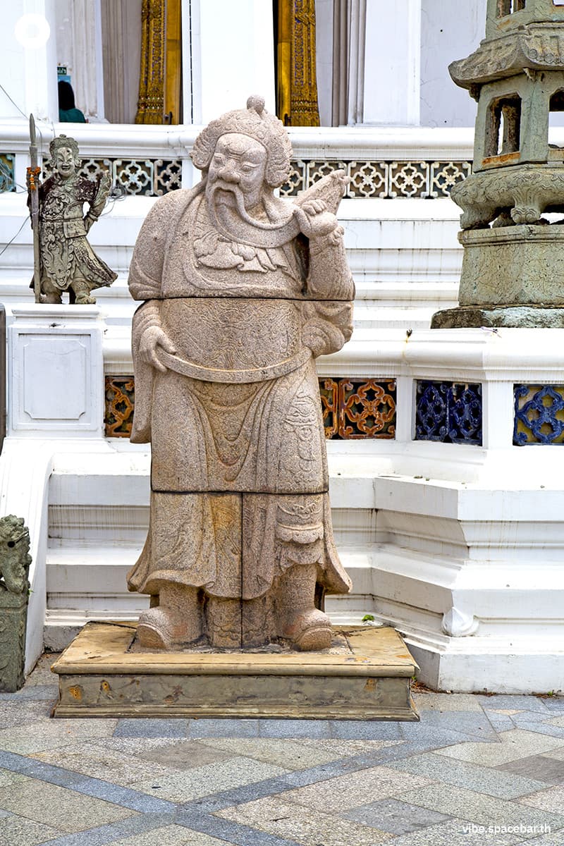stone_doll_attacked_by_someone_who_believed_in_fortune_SPACEBAR_Photo_V01_9279d038ce.jpg