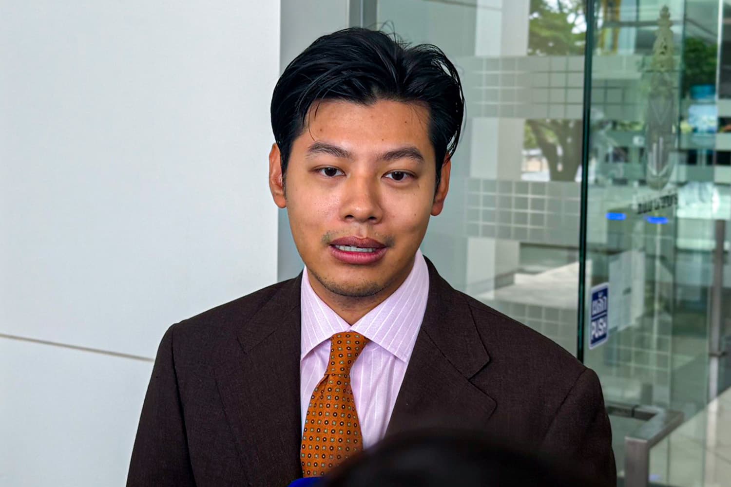 ‘ศุภณัฐ’ ย่องเข้า ป.ป.ช. ติดตามคดีเครื่องออกกำลังกาย