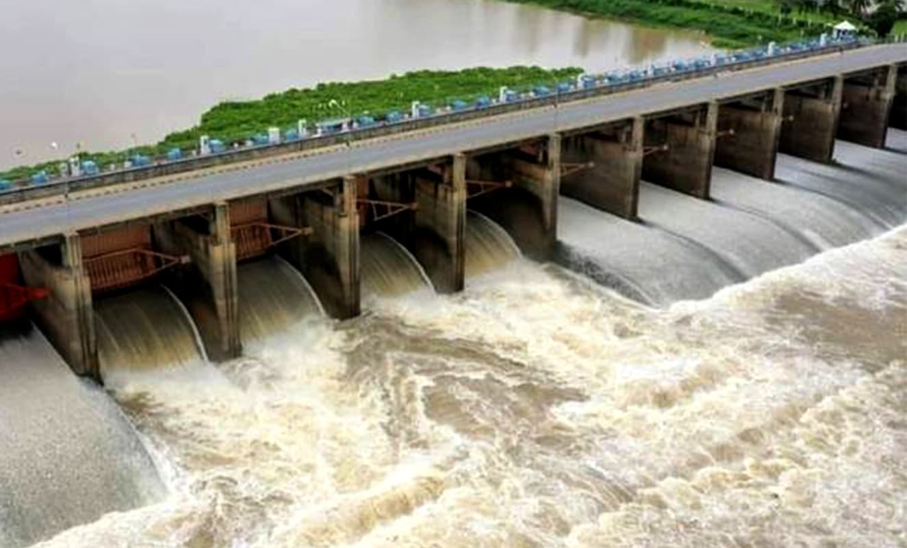 sustainability-analysis-of-4-risk-factors-for-flooding-in-the-central-region-this-year-SPACEBAR-Photo03.jpg
