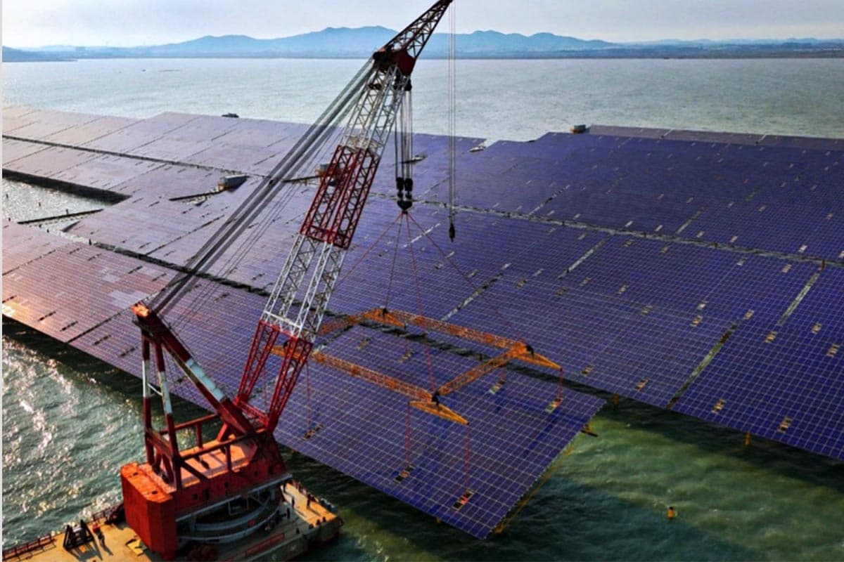 sustainability-china-leads-on-climate-action-while-us-backs-fossil-fuels-SPACEBAR-Photo01-1.jpg